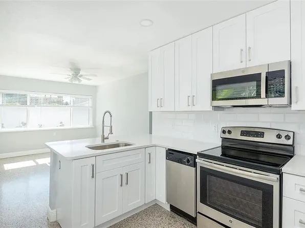 13248 4th St E Unit 2, Saint Petersburg, FL 33708