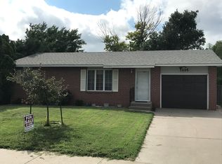 2809 Loraine Pl, Garden City, KS 67846