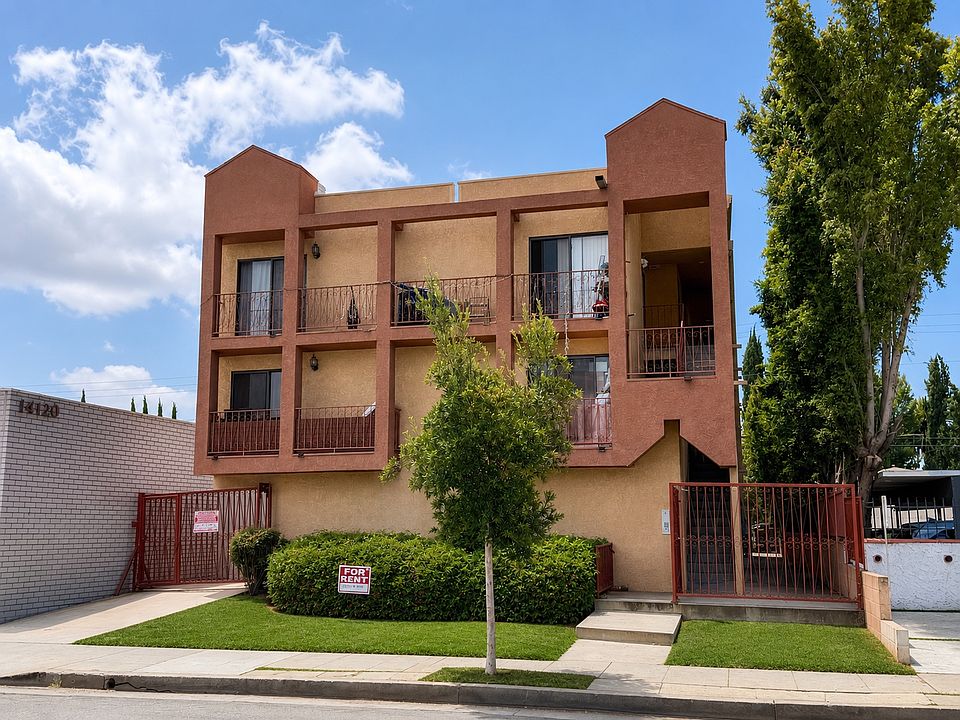 1st image of 14124 Victory Blvd APT 102