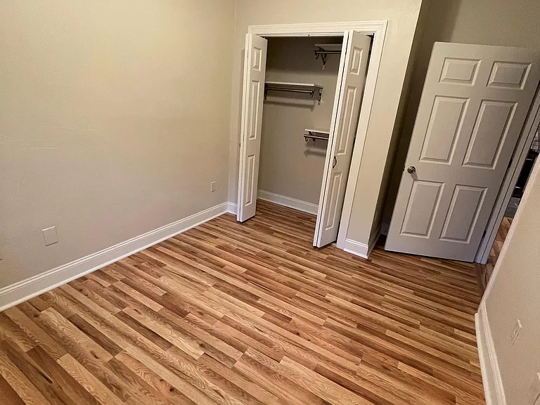 4028 Liberty Ave — Photo 35
