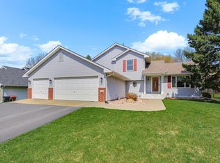 2445 Schaller Dr E, Maplewood, MN 55119