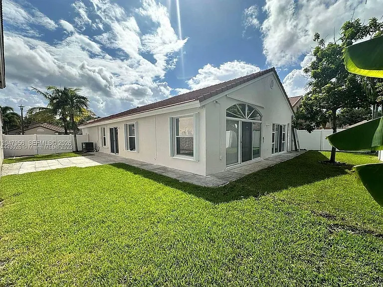 18171 NW 18th St — Photo 9