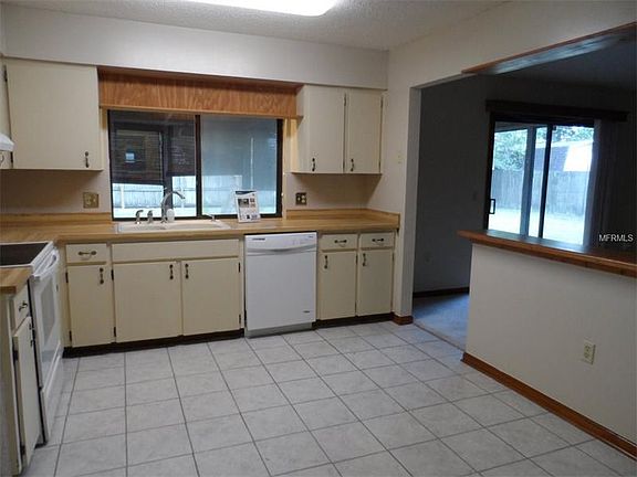 4th image of 6324 Calusa Dr