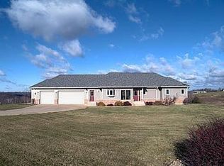 N2139 Brecken Rdg, La Crosse, WI 54601