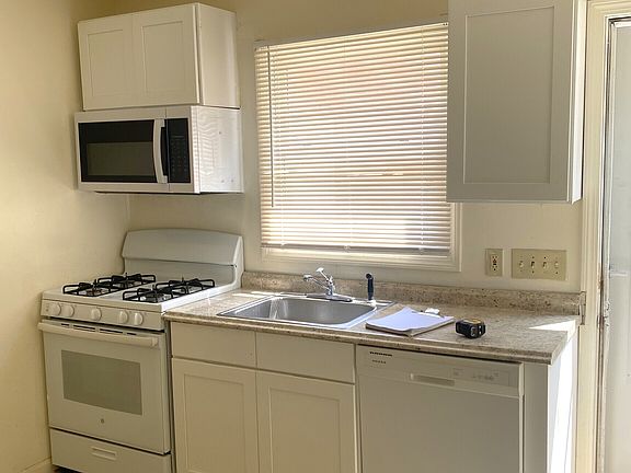 2nd image of 663 Newhall St #10