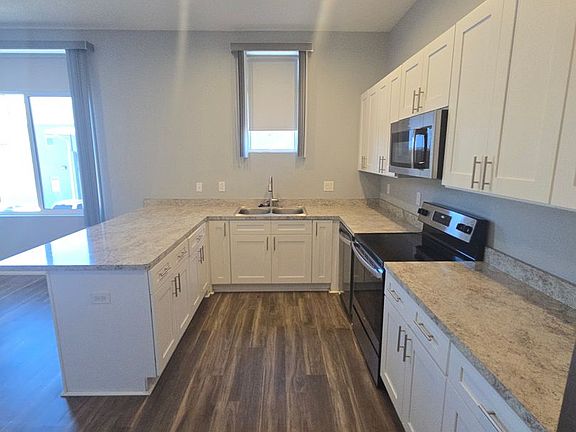 4th image of 760 Avenue C SW Unit 205