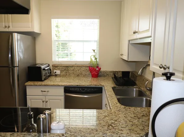 1901 Indian River Blvd, Vero Beach, FL