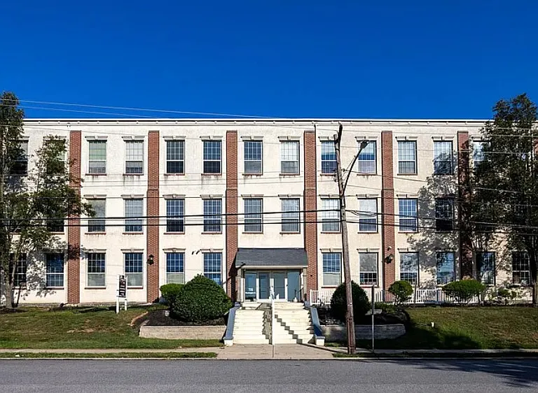 735 Washington St — Photo 1
