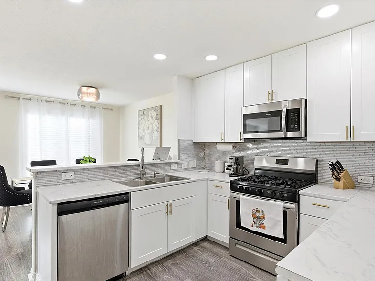 20811 Indigo River Ln — Photo 11