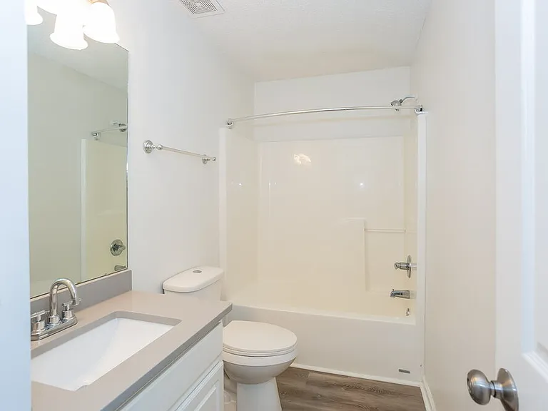 7425 Saddle Trail Ln — Photo 13