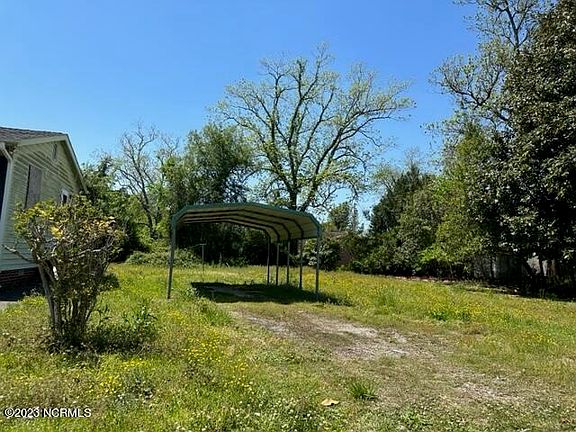2nd image of 815 Lees Ave