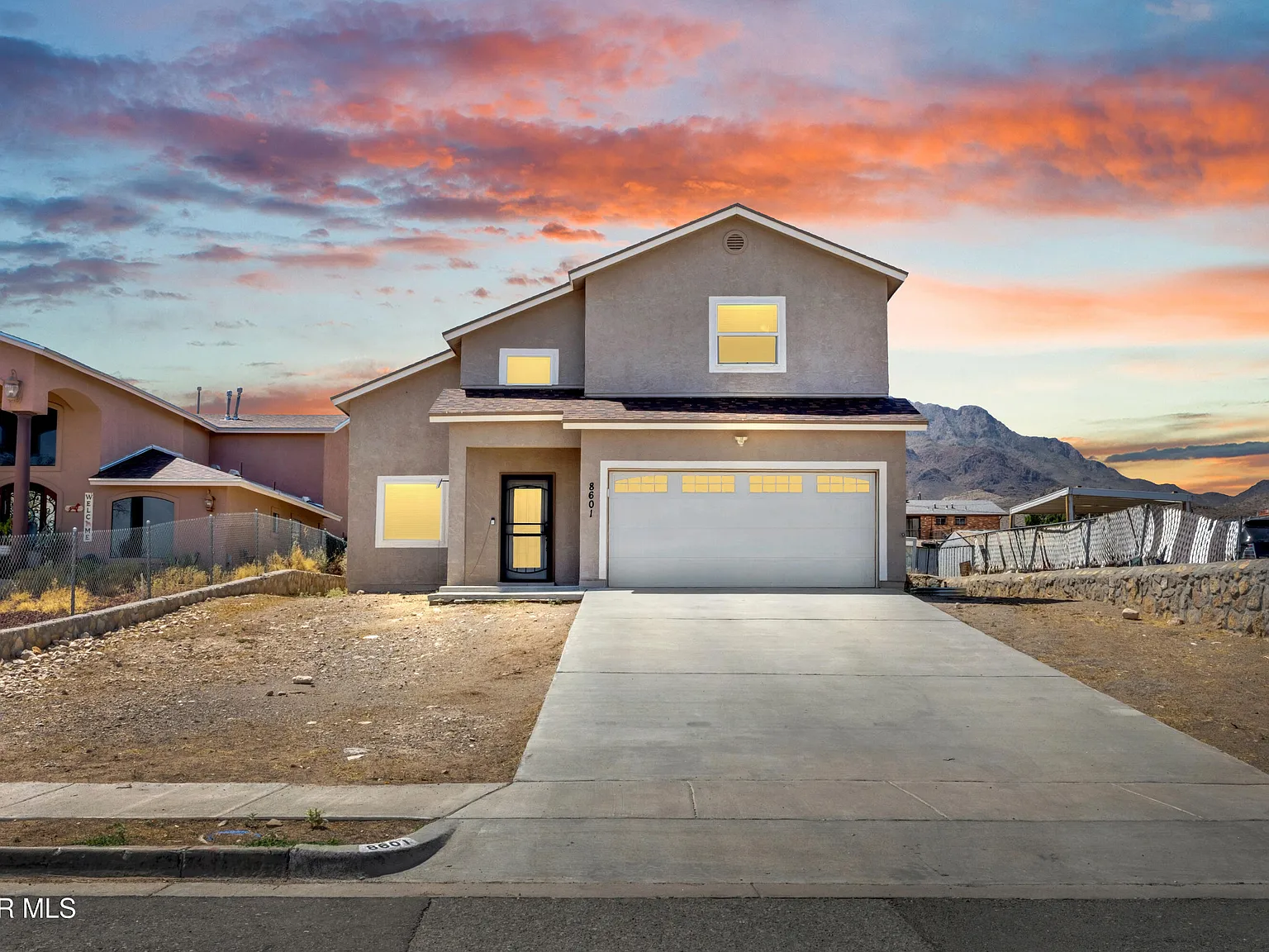 4 bed, 2.5 bath, 2090 sqft, $2,000 — Photo 2