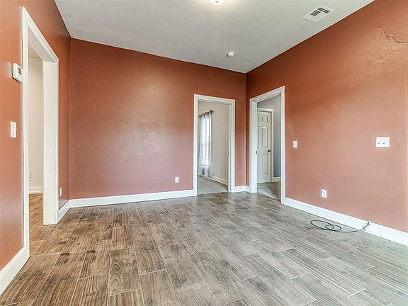 5th image of 710 N Tucker Ave