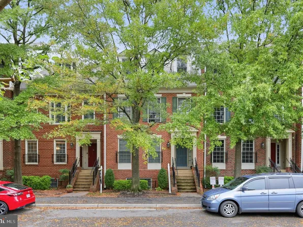705 Massey Ln #A, Alexandria, VA 22314
