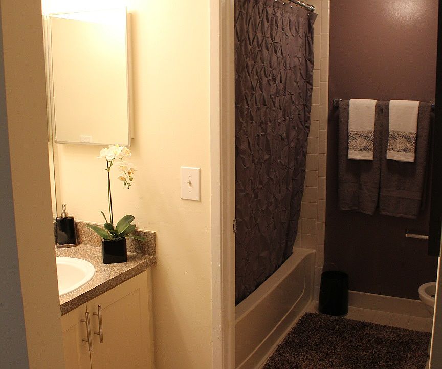 1st image of 9847 Nob Hill Ln