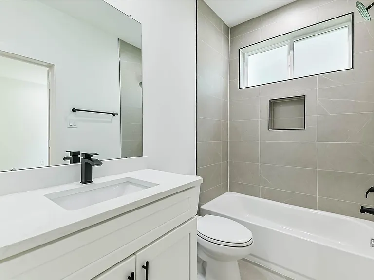 5703 Balbo St #F — Photo 9