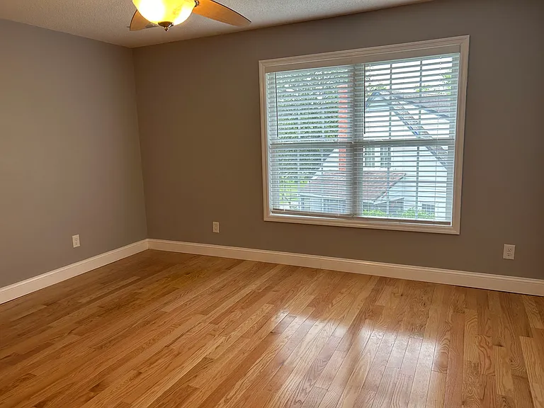 303 Walnut St — Photo 6