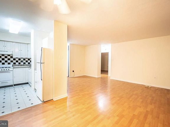 3rd image of 2101 Chestnut St #17-815