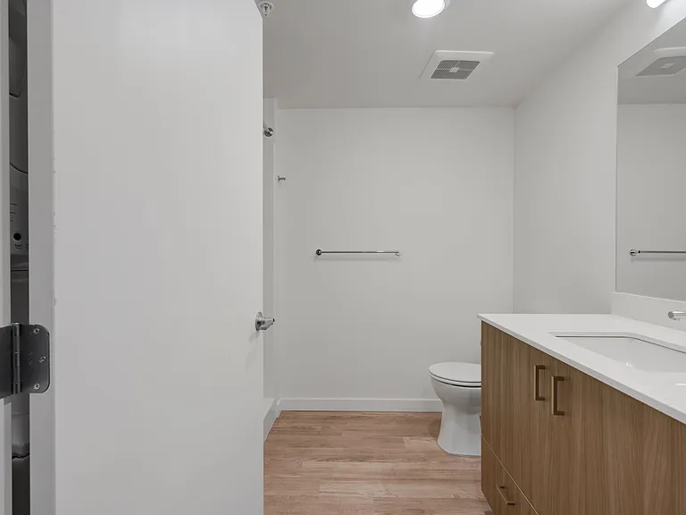 The Warren | Bathroom