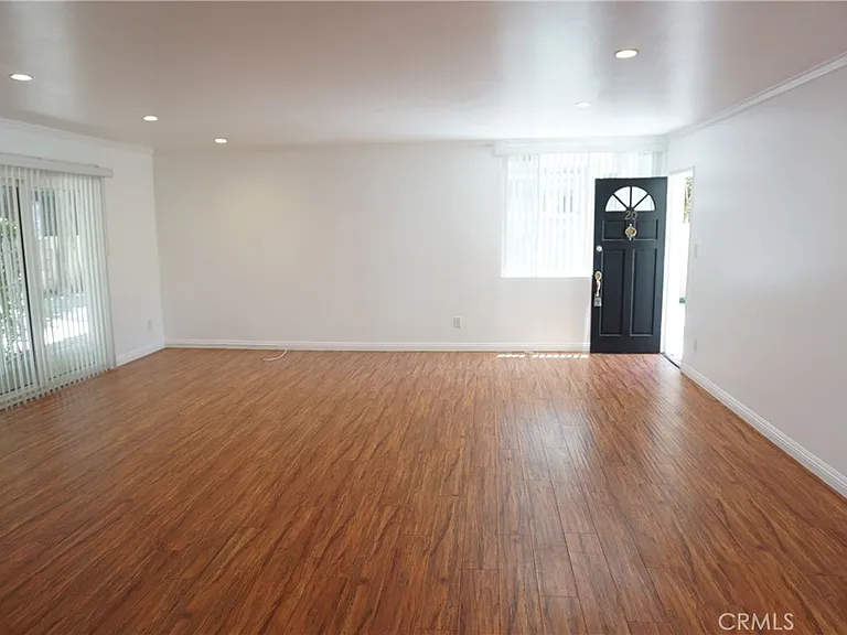 4610 Densmore Ave #20 — Photo 8