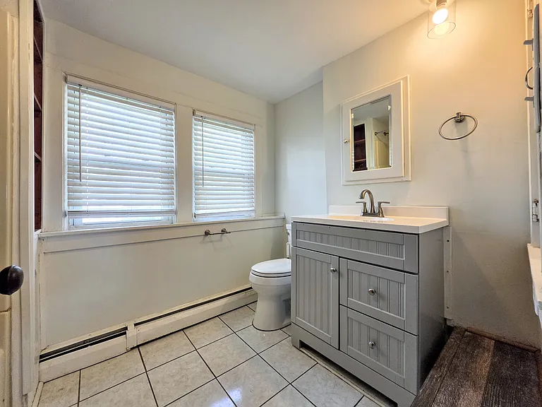 712 S Broad St — Photo 23
