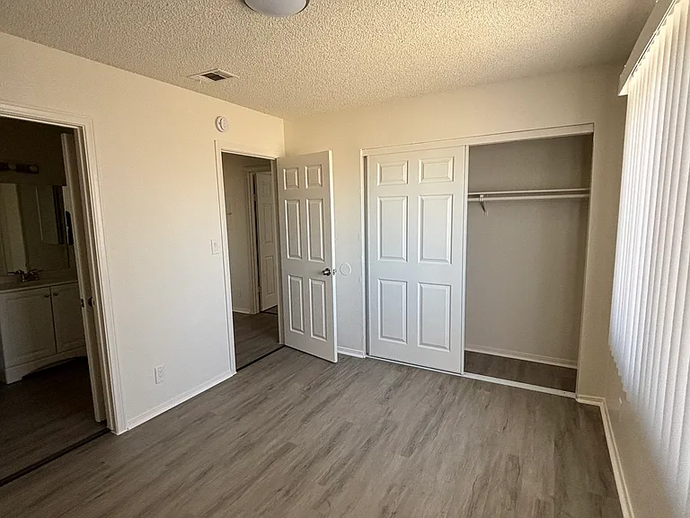 509 E Avenue Q1 #4 — Photo 7