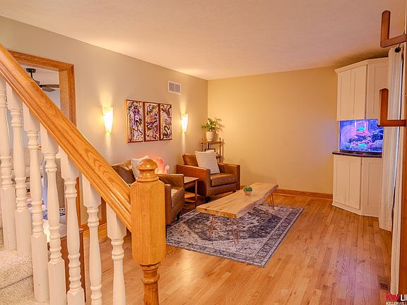 4th image of 8121 Stockwell St