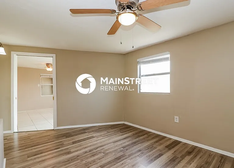 3904 Elmwood Dr — Photo 10