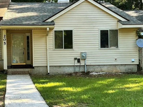 205 Somerset Dr, Warner Robins, GA 31088