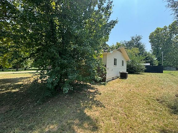 4th image of 600 S Southerland Rd