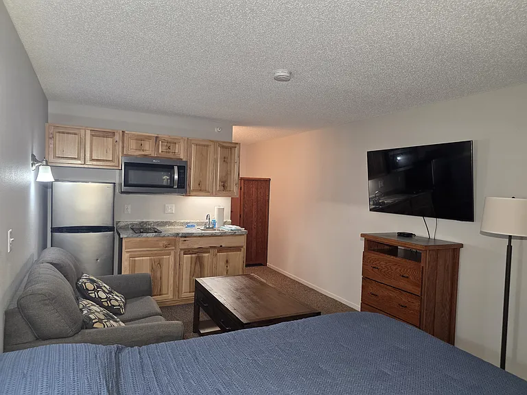 590 Spruce St — Photo 15