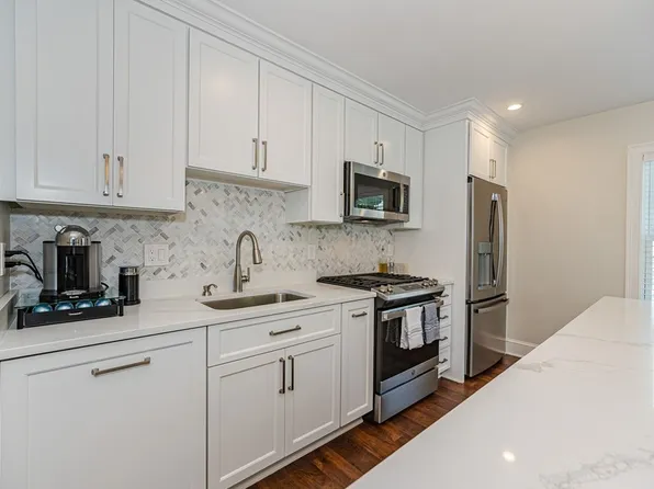 46 Chestnut St Floor 2, Wakefield, MA 01880