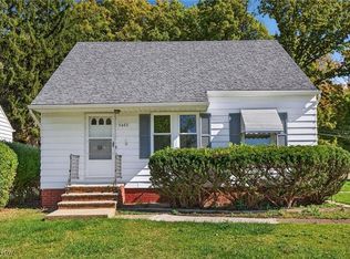 5493 Thomas St, Maple Heights, OH 44137