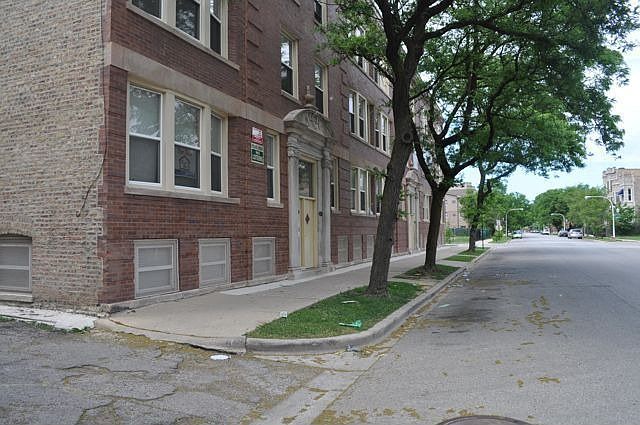 1st image of 5008 S Champlain Ave APT 1