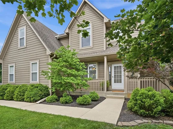 15776 S Madison Dr, Olathe, KS 66062