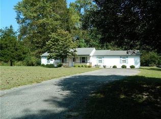 7225 Old Pinetta Rd, Gloucester, VA 23061