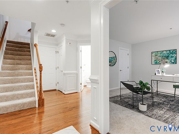 3rd image of 1002 Hyde Ln