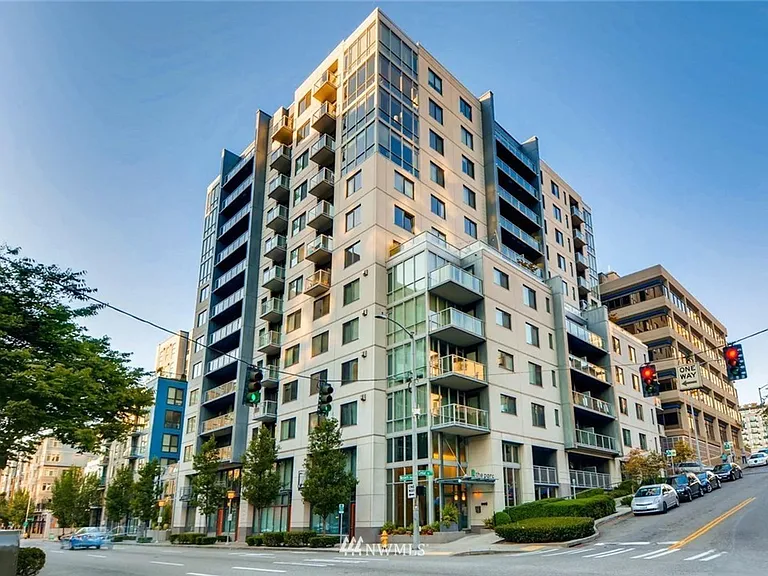76 Cedar St #1308 — Photo 1