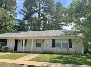 2 Grayson Ct #B, Longview, TX 75604