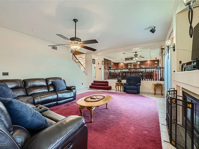 8748 Castle Hill Ave — Photo 13