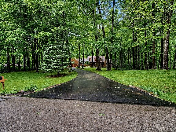 3rd image of 575 Hornwood Dr
