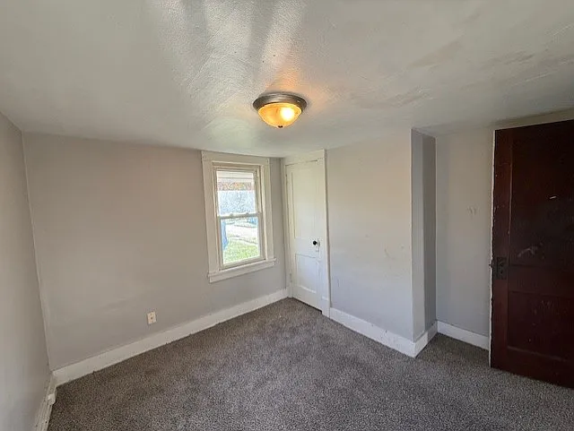 227 Idylwild St NE — Photo 5