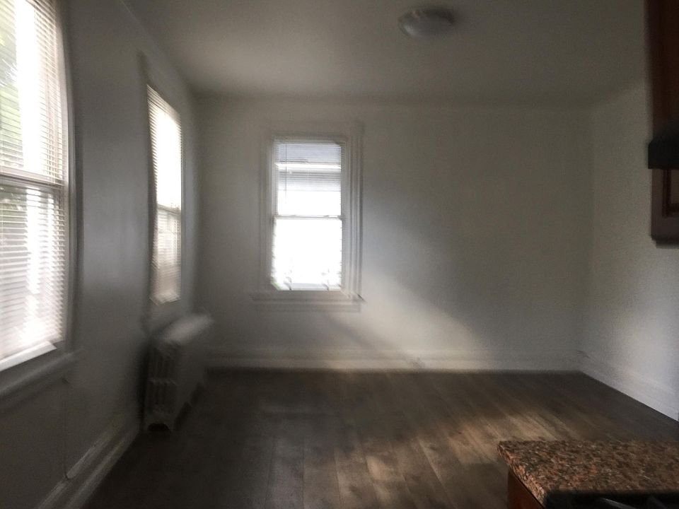 2nd image of 26 Jackson St