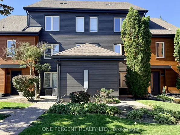 110 Fairway Ct #210, The Blue Mountains, ON L9Y 0P8