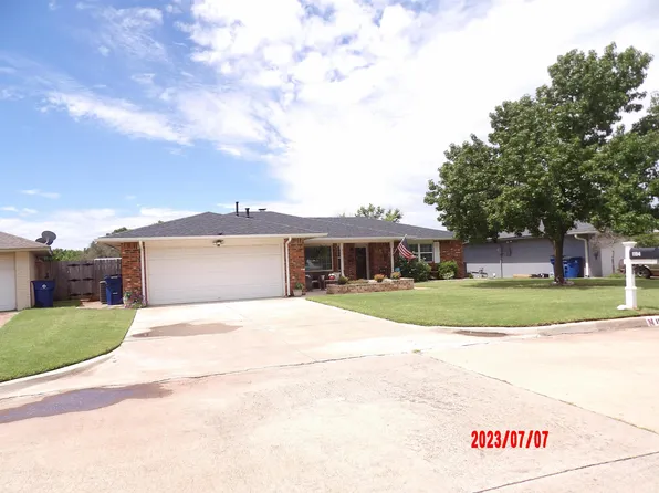 1104 N Primrose Ct, Duncan, OK 73533