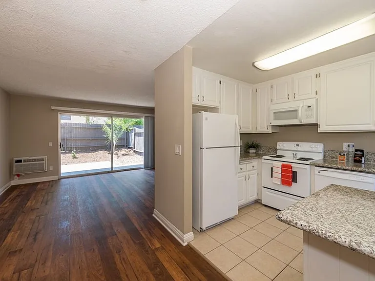 Enclave at Lake Murray — Photo 12