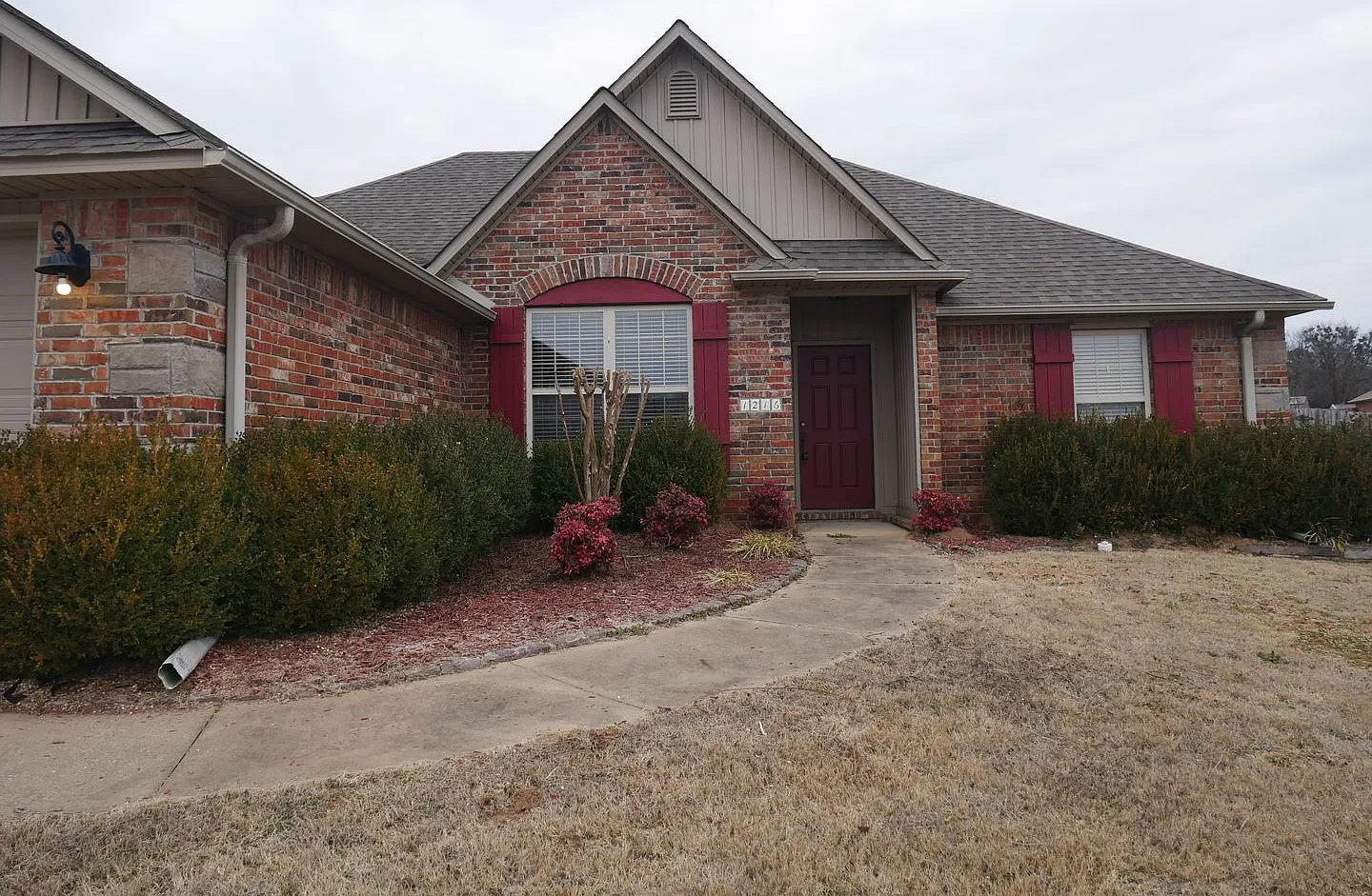Beautiful 3 Bedroom 2 Bath Brick House in Alma — Photo 1