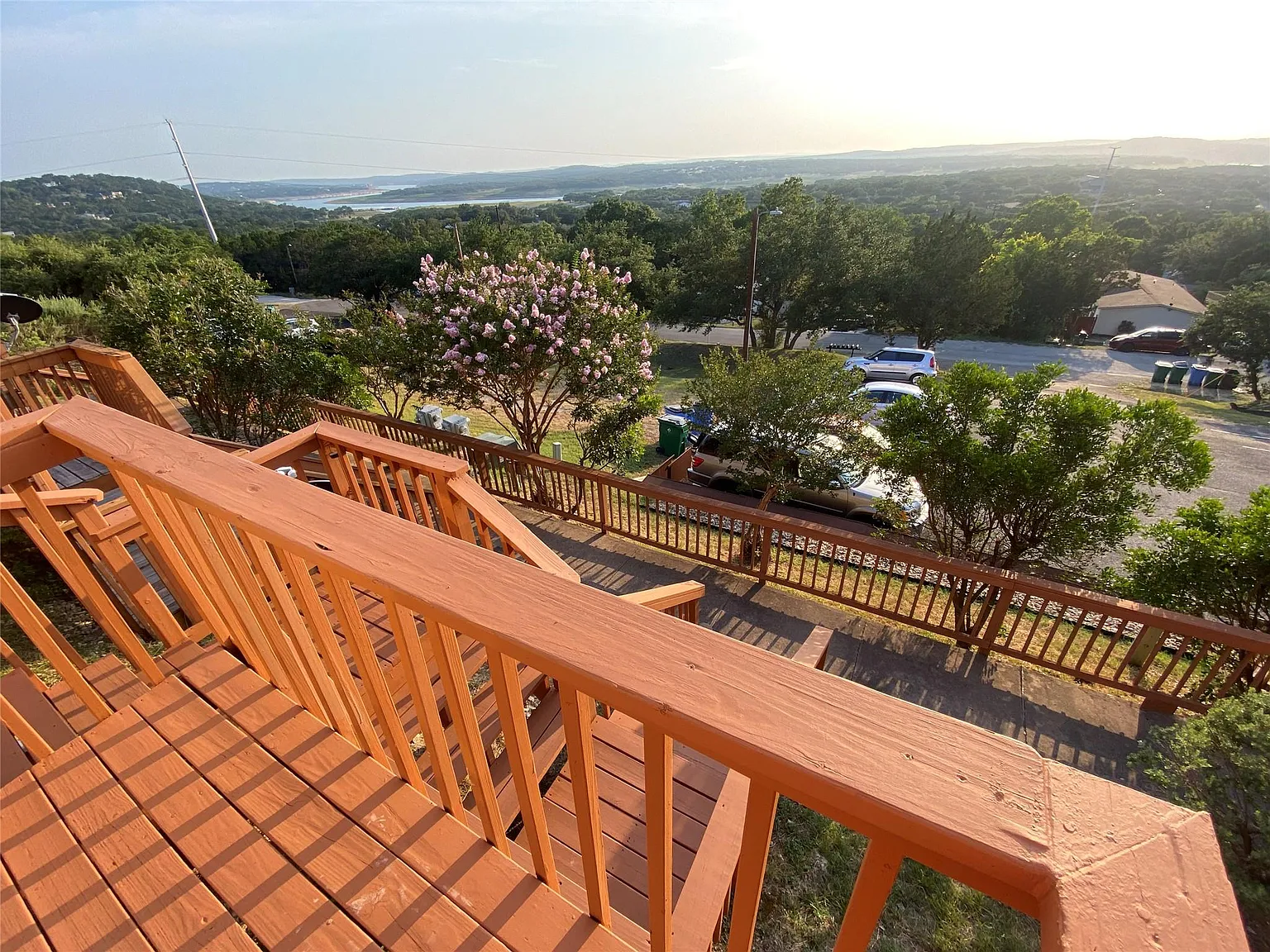 2 bed, 1.5 bath, 896 sqft, $1,325 — Photo 2