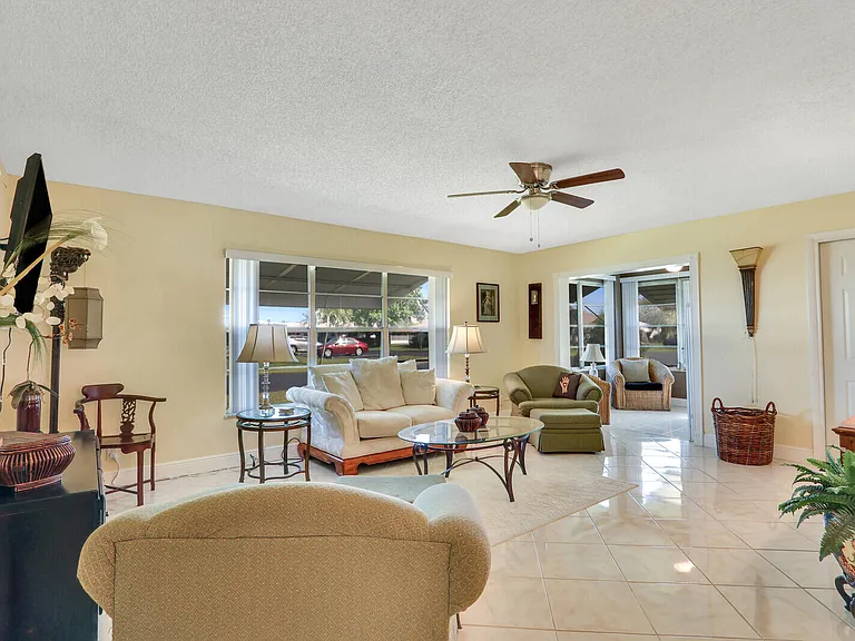 404 Sandpiper Dr #D — Photo 8
