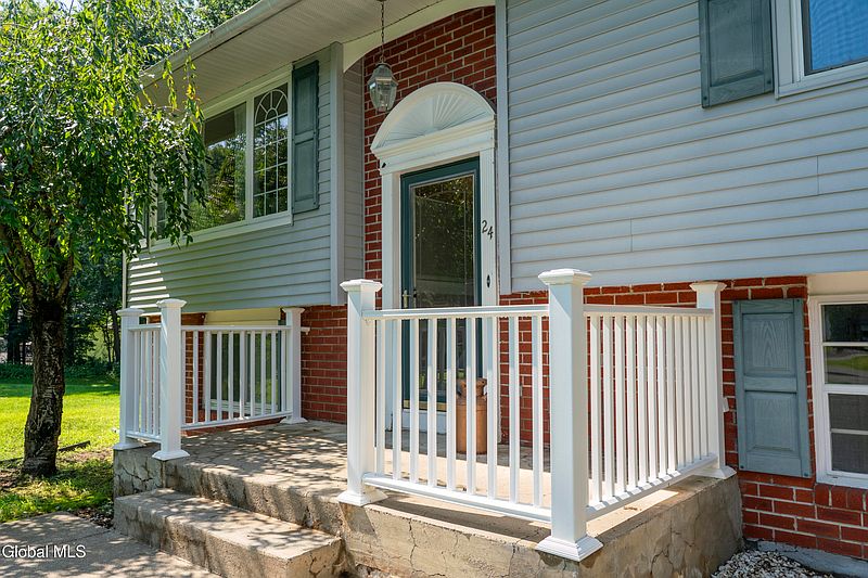 4th image of 24 Garden Drive
